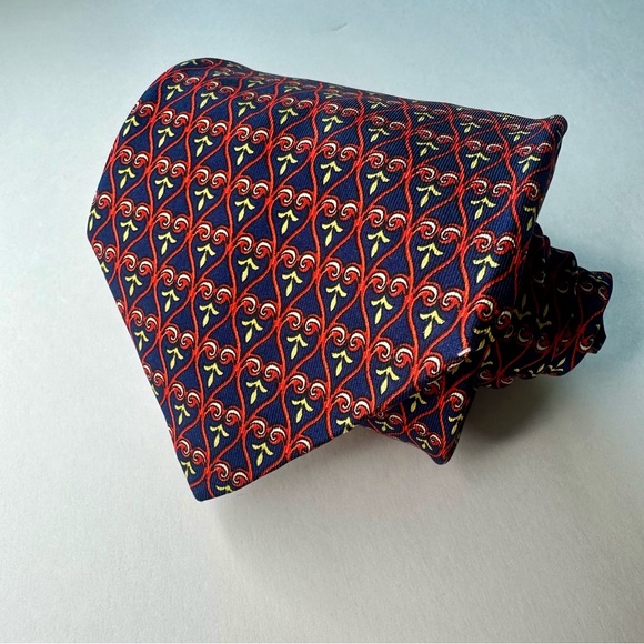 TM Lewin & Sons Classic Red Patterned Silk Tie, Jermyn Street England - Picture 6 of 7